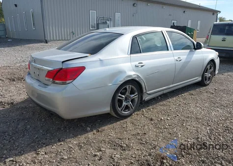 2011 Toyota Avalon z USA, uszkodzony, nr VIN 4T1BK3DB8BU401044
